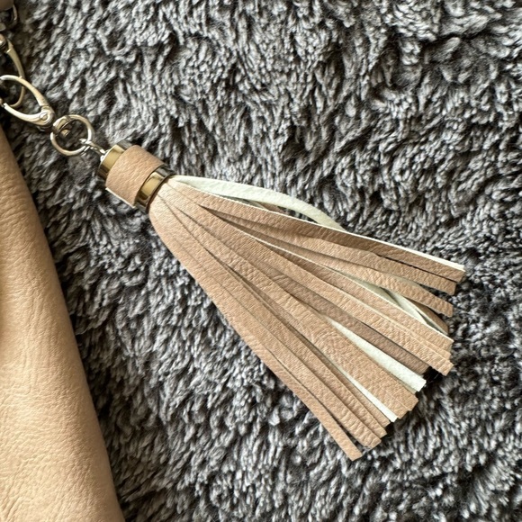 STEVE MADDEN Tassel Crossbody - Picture 11 of 13